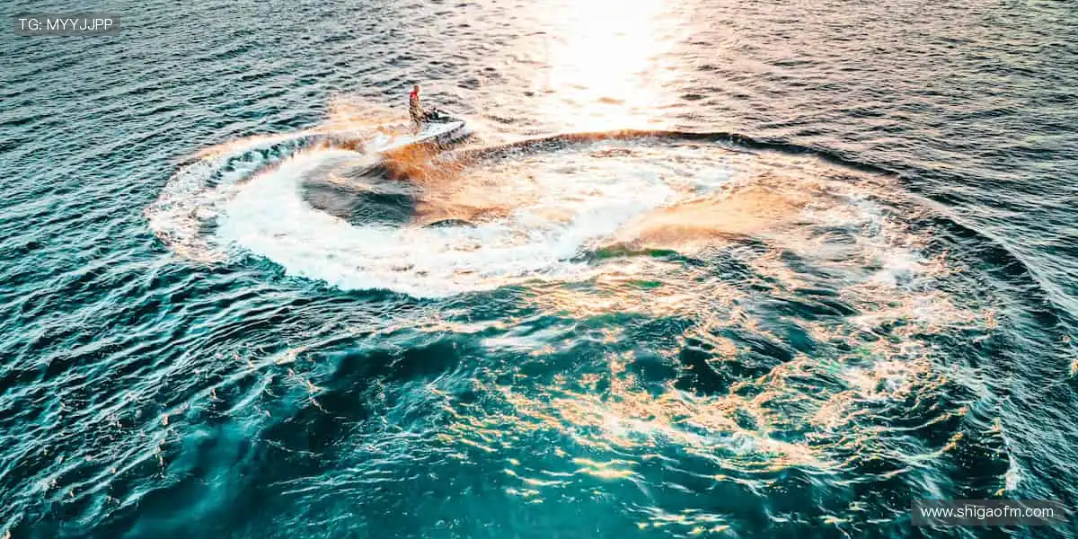 从训练场到直播间，我们与你同在！🏟️📱